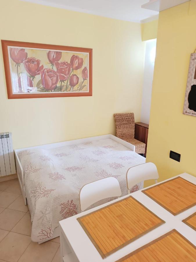Raffaello Beach Apartment - 50 M From The Sea - Wifi Savona Esterno foto